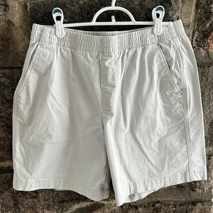 SIZE 10 LANDS END MID RISE KHAKI SHORTS. PULL -ON ELASTIC WAIST WITH 4 POCKETS